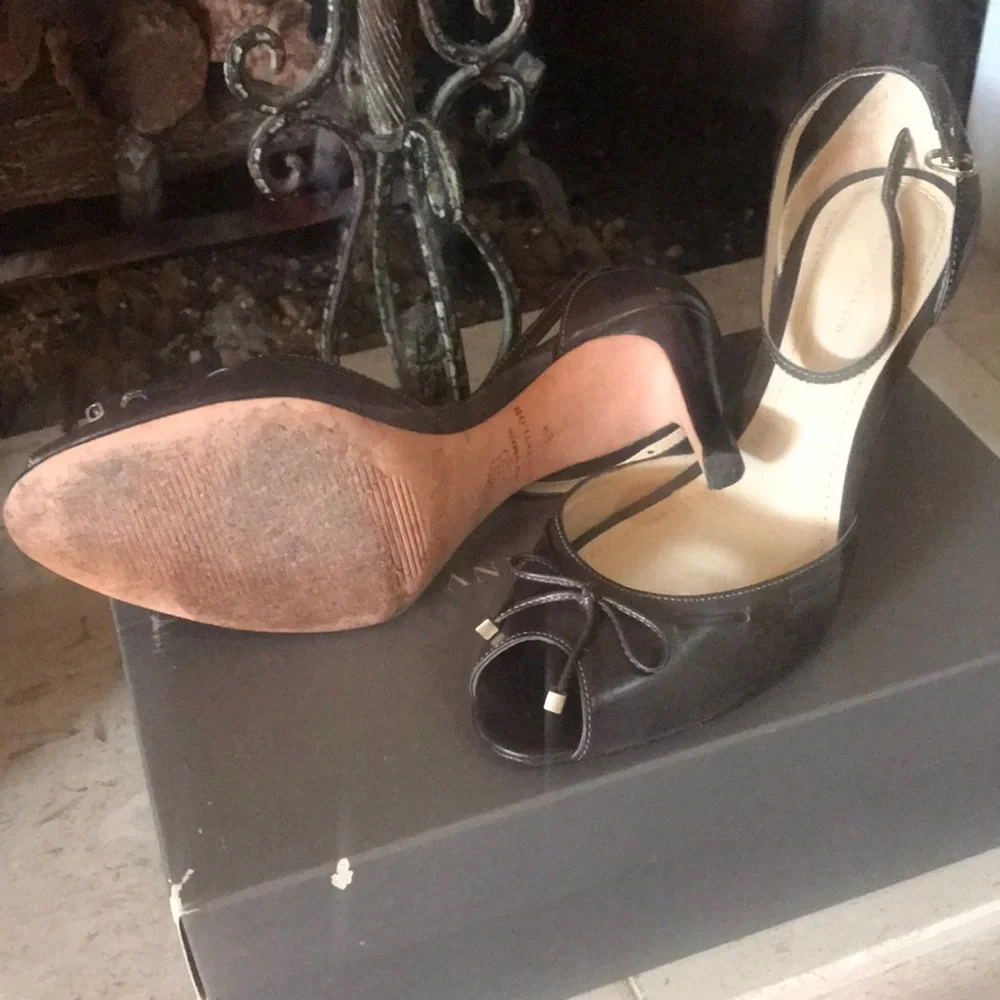 Classic style Ann Taylor. Very good condition.‎